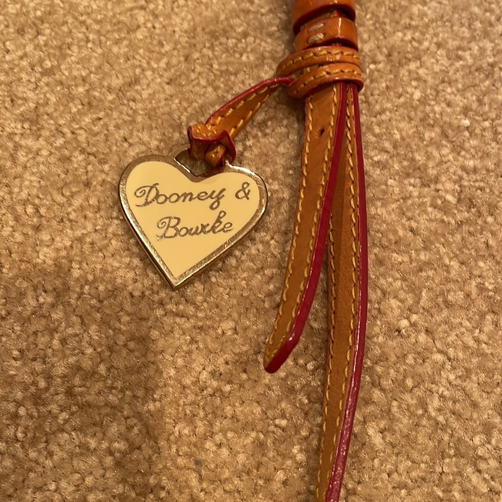 Dooney and Bourke small crossbody bag. - Picture 3 of 10